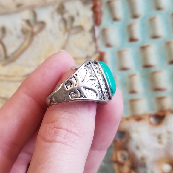 Faux Turquoise Ring - Picture 4 of 6